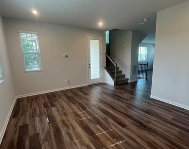 315 Grove Gate Lane - Photo Thumbnail 16