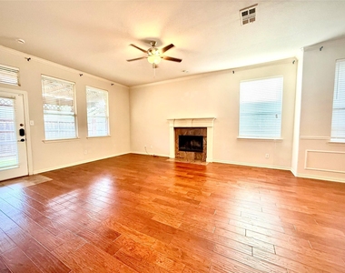 1703 Oak Brook Lane - Photo Thumbnail 2