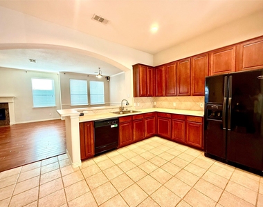 1703 Oak Brook Lane - Photo Thumbnail 8