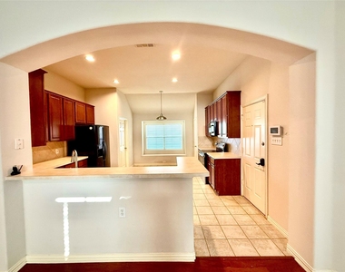 1703 Oak Brook Lane - Photo Thumbnail 6