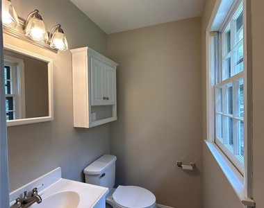 1427 Churchill Drive - Photo Thumbnail 7