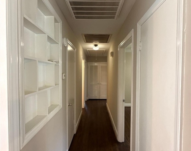 1427 Churchill Drive - Photo Thumbnail 5