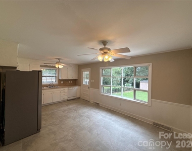 1427 Churchill Drive - Photo Thumbnail 2