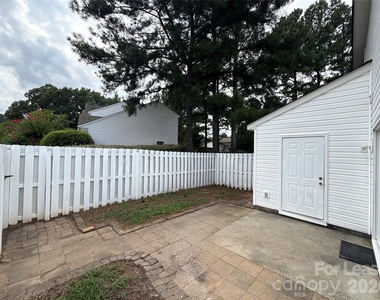 15318 Brynfield Drive - Photo Thumbnail 12