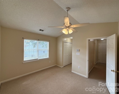15318 Brynfield Drive - Photo Thumbnail 11