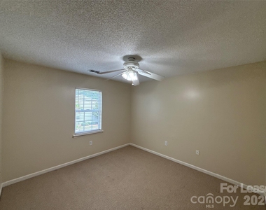 15318 Brynfield Drive - Photo Thumbnail 8