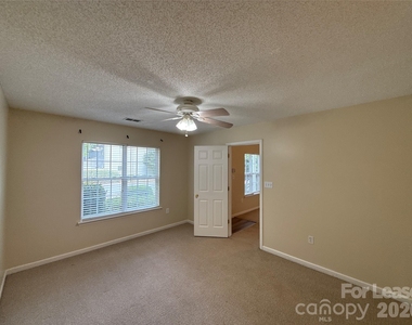 15318 Brynfield Drive - Photo Thumbnail 6