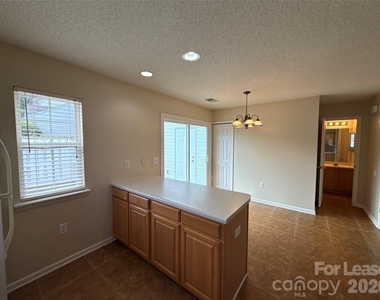 15318 Brynfield Drive - Photo Thumbnail 4