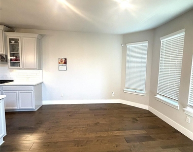 1117 Huckleberry Street - Photo Thumbnail 12