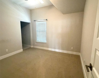 1117 Huckleberry Street - Photo Thumbnail 32