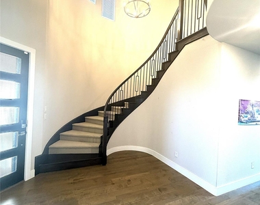 1117 Huckleberry Street - Photo Thumbnail 7
