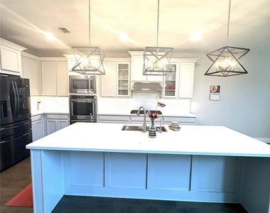 1117 Huckleberry Street - Photo Thumbnail 11