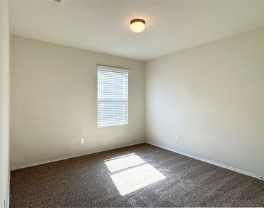 3020 Manuel Creek Drive - Photo Thumbnail 25
