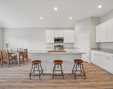 4802 Delano Street - Photo Thumbnail 4