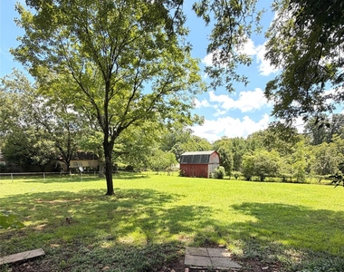 1901 Armstrong Park Drive - Photo Thumbnail 15
