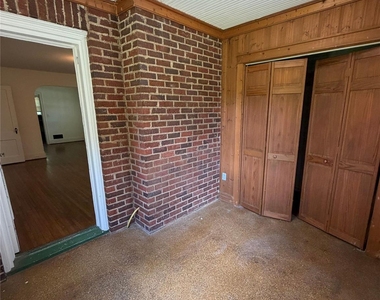 1901 Armstrong Park Drive - Photo Thumbnail 12