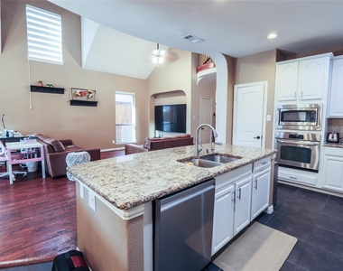 14013 Valley Mills Drive - Photo Thumbnail 7