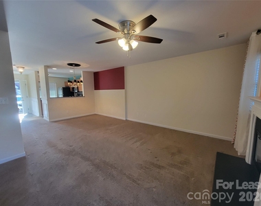 3811 Mosscroft Lane - Photo Thumbnail 7