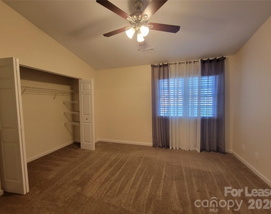 3811 Mosscroft Lane - Photo Thumbnail 11