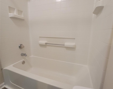 3811 Mosscroft Lane - Photo Thumbnail 16