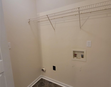 3811 Mosscroft Lane - Photo Thumbnail 18