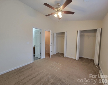 3811 Mosscroft Lane - Photo Thumbnail 13