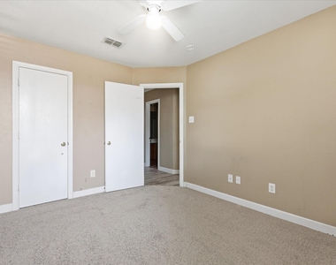 3003 Lake Ridge Drive - Photo Thumbnail 26