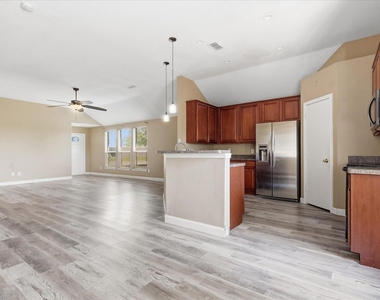 3003 Lake Ridge Drive - Photo Thumbnail 13
