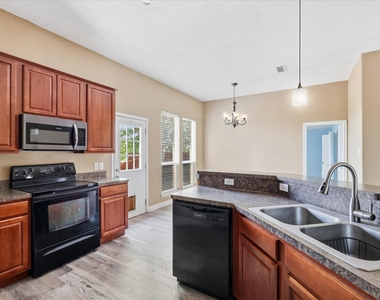 3003 Lake Ridge Drive - Photo Thumbnail 17
