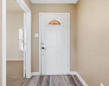 3003 Lake Ridge Drive - Photo Thumbnail 8