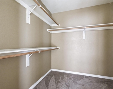 3003 Lake Ridge Drive - Photo Thumbnail 25