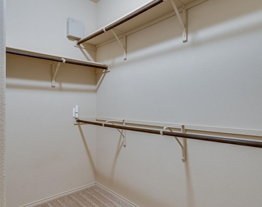 2300 Eppright Drive - Photo Thumbnail 21