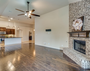 2300 Eppright Drive - Photo Thumbnail 14