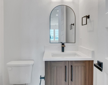 3411 Sanjeev Drive - Photo Thumbnail 11