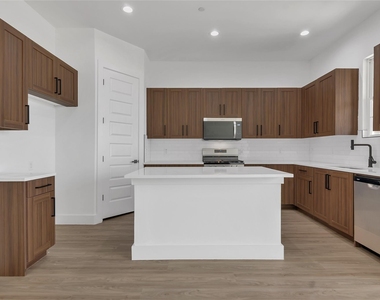 3411 Sanjeev Drive - Photo Thumbnail 7