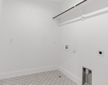 3411 Sanjeev Drive - Photo Thumbnail 20