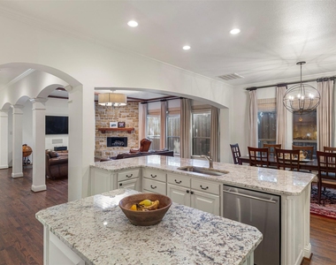 5436 Longview Street - Photo Thumbnail 4