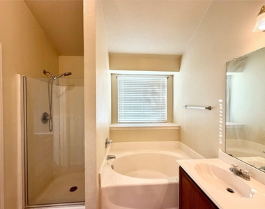 218 Canyon Lake Drive - Photo Thumbnail 12