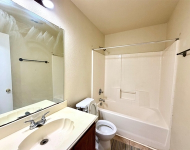 218 Canyon Lake Drive - Photo Thumbnail 17