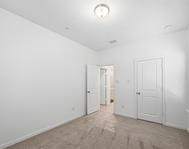 1168 Daybreak Drive - Photo Thumbnail 16