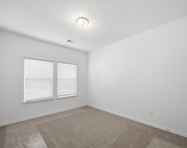 1168 Daybreak Drive - Photo Thumbnail 11