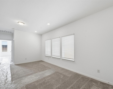 1168 Daybreak Drive - Photo Thumbnail 9