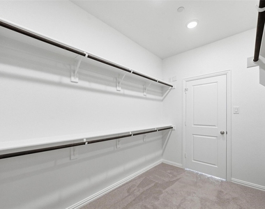 1168 Daybreak Drive - Photo Thumbnail 14