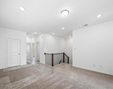 1168 Daybreak Drive - Photo Thumbnail 8