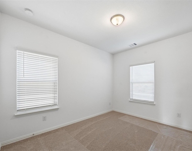 1168 Daybreak Drive - Photo Thumbnail 12