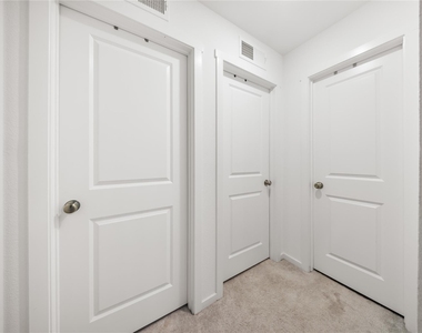 260 Adelina Drive - Photo Thumbnail 20