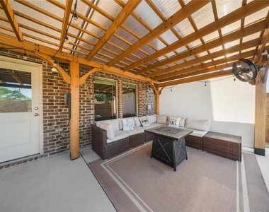 260 Adelina Drive - Photo Thumbnail 28