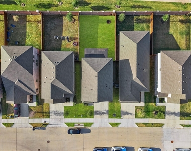 260 Adelina Drive - Photo Thumbnail 31