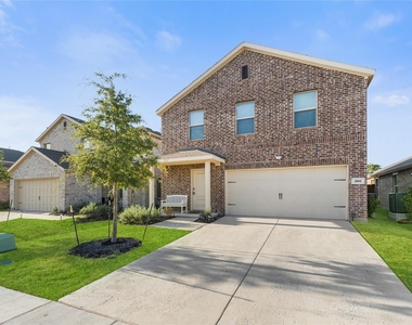 260 Adelina Drive - Photo Thumbnail 2