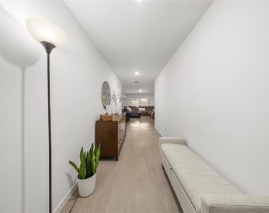 260 Adelina Drive - Photo Thumbnail 3